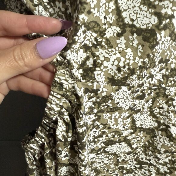 Rails Nyla Dress V-Neck Cut Out Waist Flutter Sleeve Floral Green/White Small - Picture 4 of 9